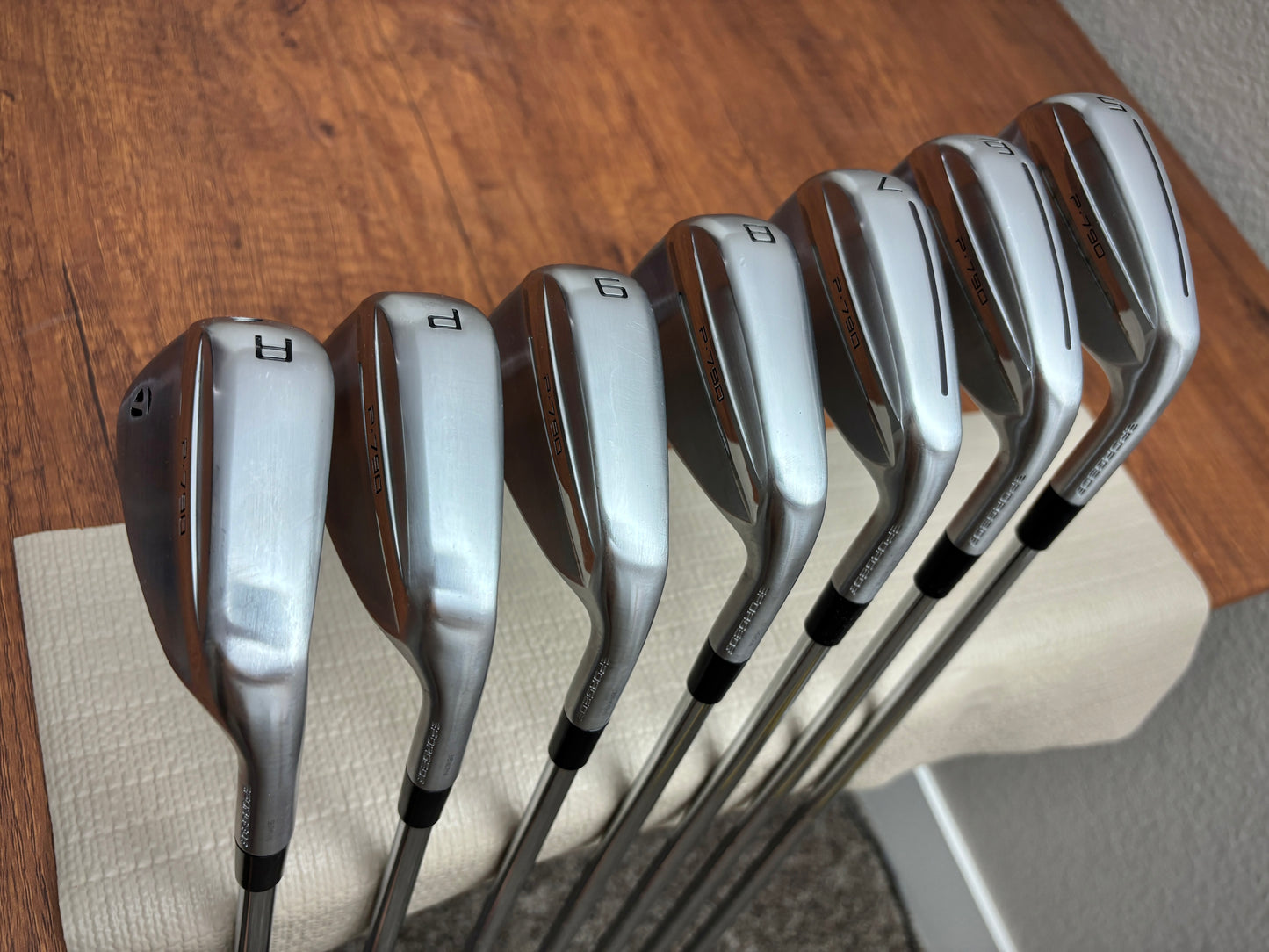 Taylormade P790 '25 Iron Set 5-AW / KBS Tour Lite Regular Flex