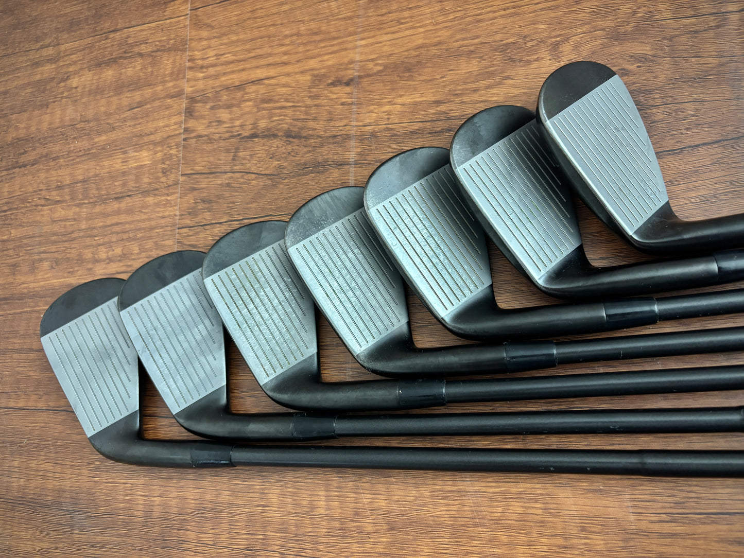 Mizuno JPX 925 Forged Black Iron Set 4-PW / Dynamic Gold S400 Stiff