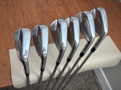 Mizuno Pro 241 Iron Set 5-PW / Dynamic Gold S300 Stiff