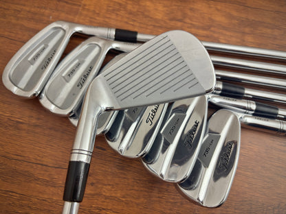Titleist 735•CM Iron Set 4-PW / Dynamic Gold S300 Stiff