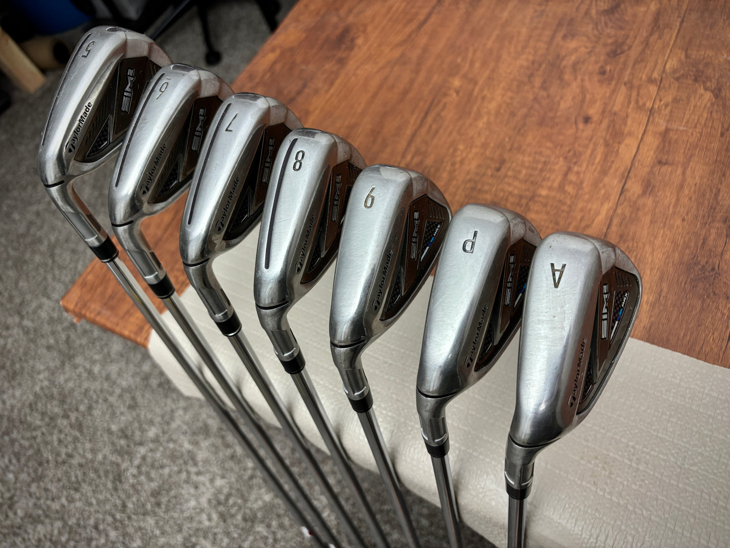 (Left-handed) Taylormade SIM 2 Max Iron Set 5-AW / KBS Max MT Regular Flex