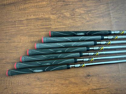 (Left-handed) Taylormade Rocketbladez Iron Set 4-PW / Stiff Shafts