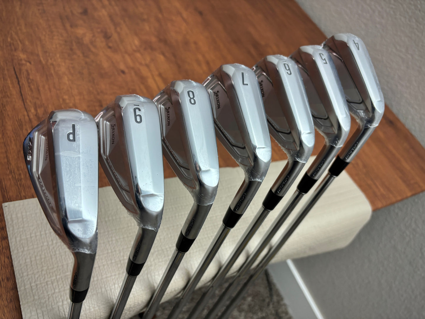*NEW IN PLASTIC* Srixon ZXi5 Iron Set 4-PW / Dynamic Gold S300 Stiff