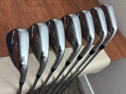 Mizuno Pro 245 Iron Set 4-PW / Dynamic Gold S300 Stiff