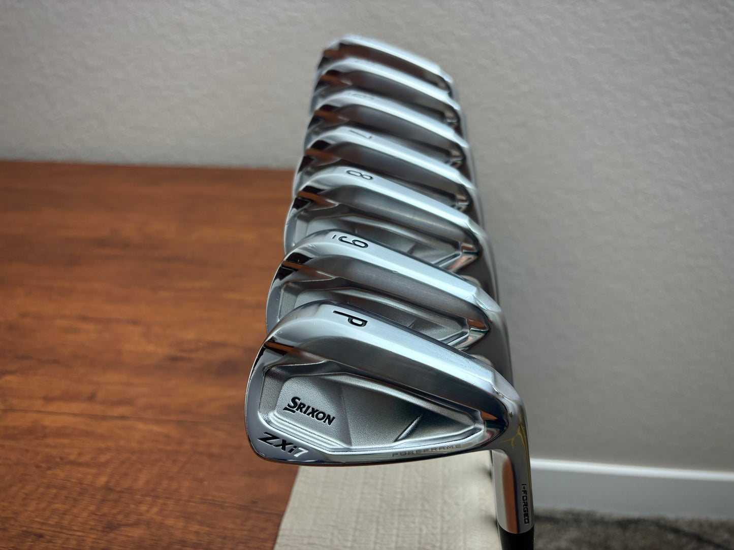 Srixon ZXi7 Iron Set 4-PW / Dynamic Gold S300 Stiff