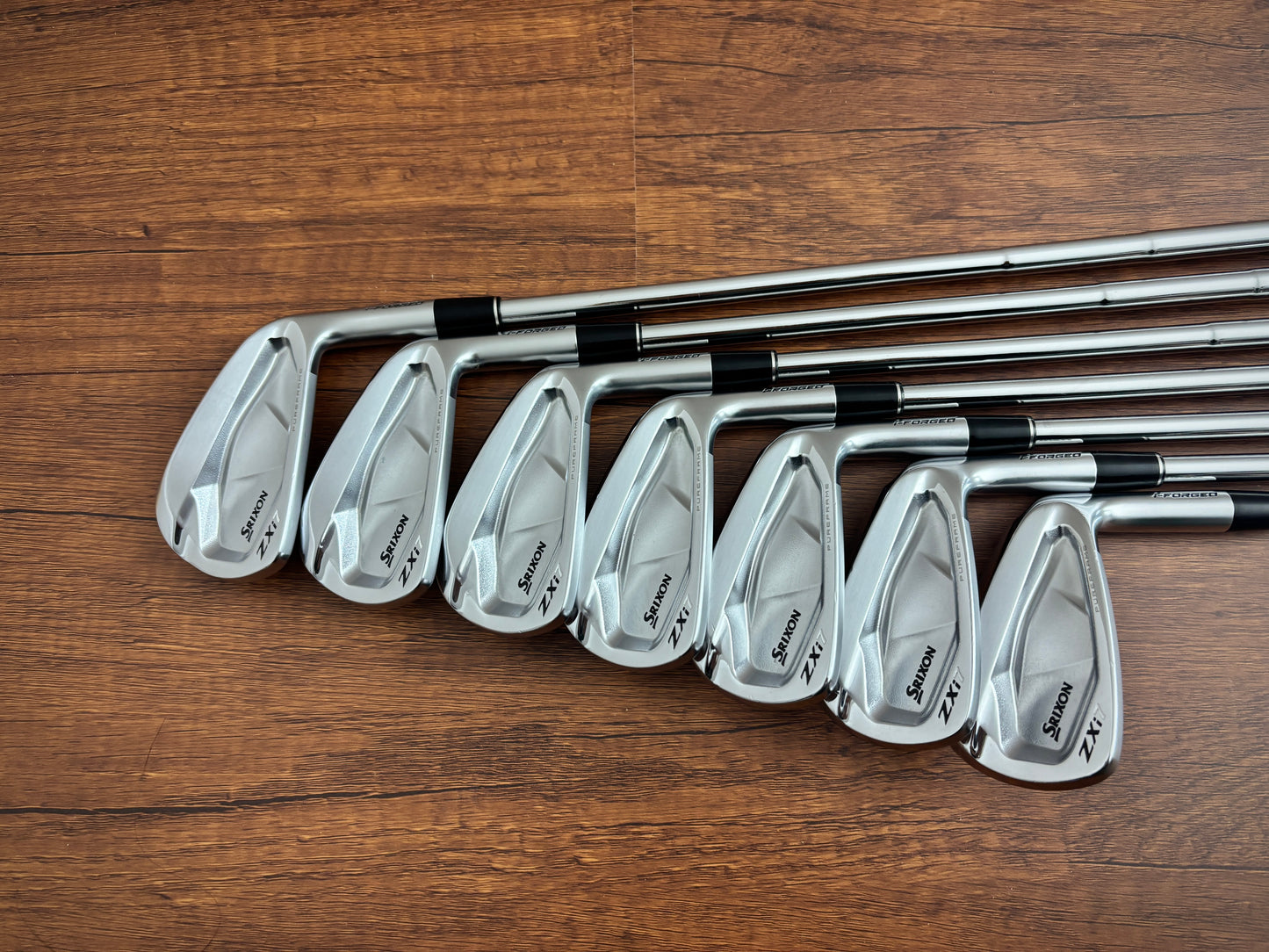 Srixon ZXi7 Iron Set 4-PW / Dynamic Gold S300 Stiff