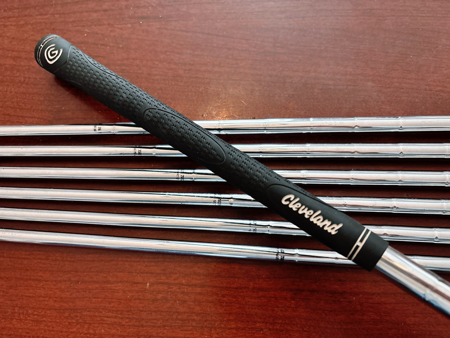 Cleveland Launcher Iron Set 4-PW / Regular Flex