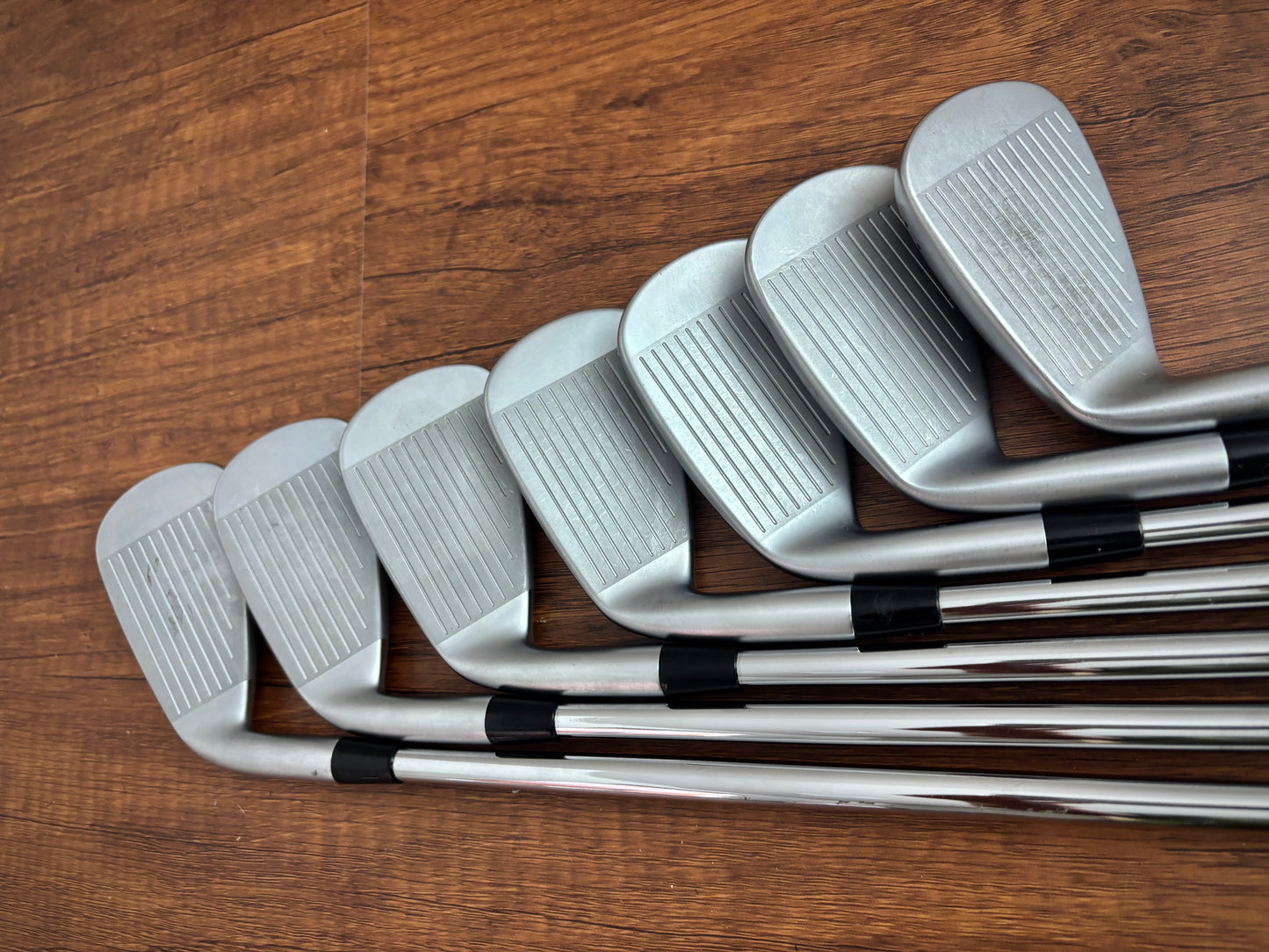 Mizuno JPX 925 Hot Metal Pro Iron Set 4-PW / Dynamic Gold S300 Stiff