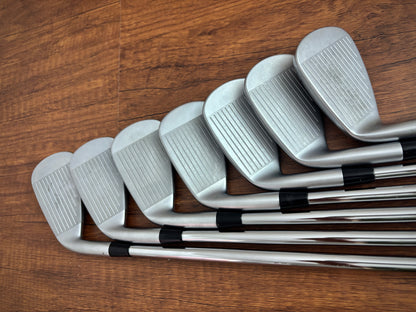 Mizuno JPX 925 Hot Metal Pro Iron Set 4-PW / Dynamic Gold S300 Stiff