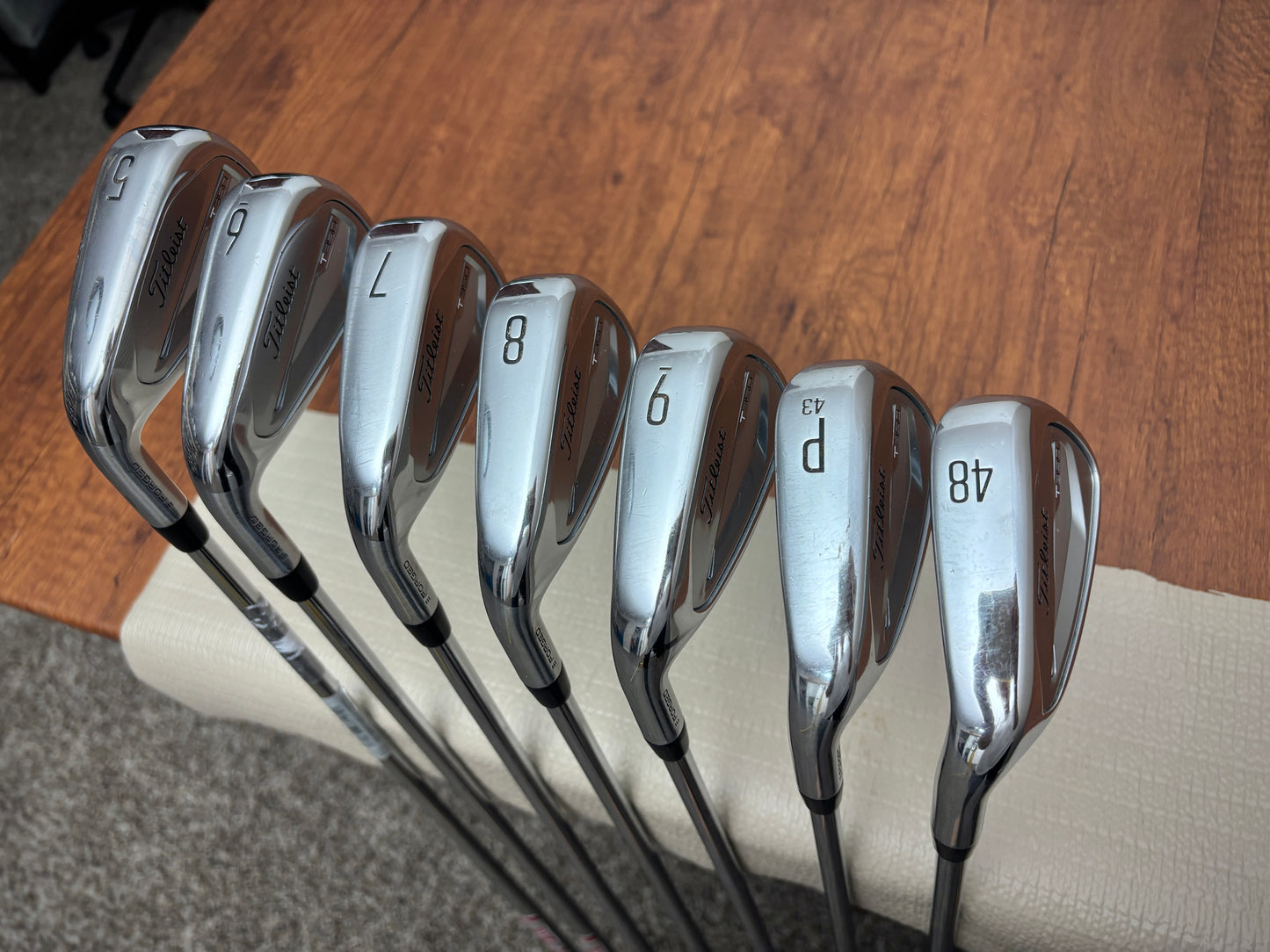 (Left-handed) Titleist T350 ‘23 Iron Set 5-GW / True Temper AMT R300 Regular