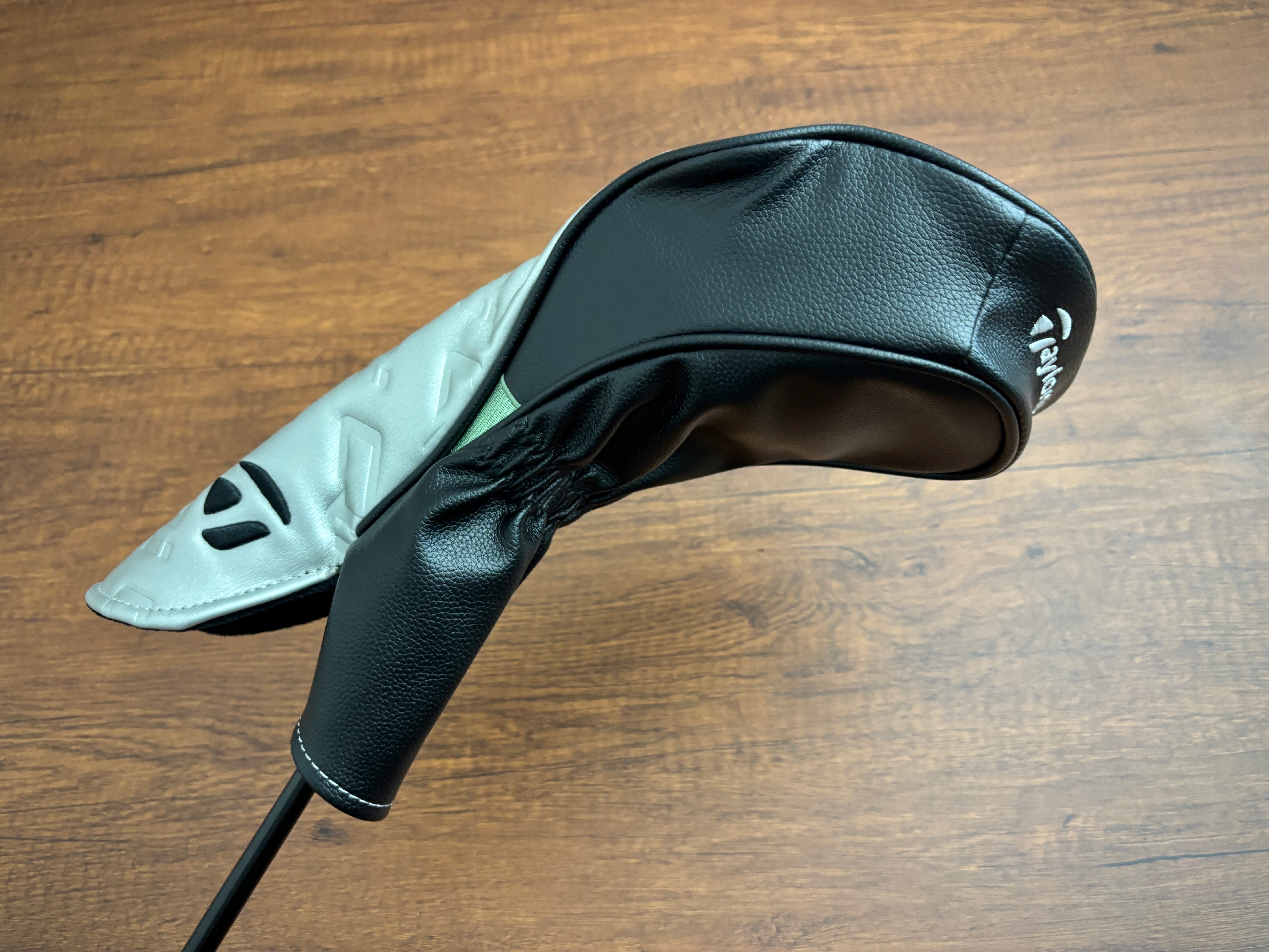 MINT* Taylormade Qi35 Driver 9.0* + headcover / Graphite