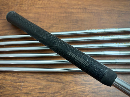 Mizuno JPX 923 Hot Metal Iron Set 4-PW / Dynamic Gold R300 Regular Flex