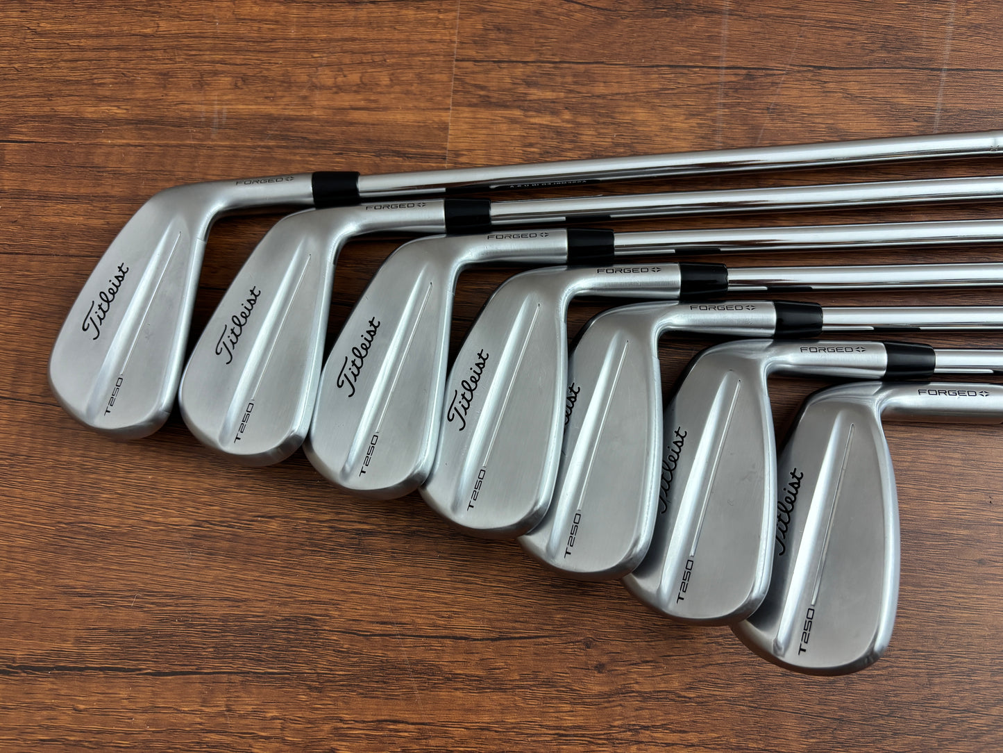 Titleist T250 '25 Iron Set 5-GW / True Temper AMT Red Stiff