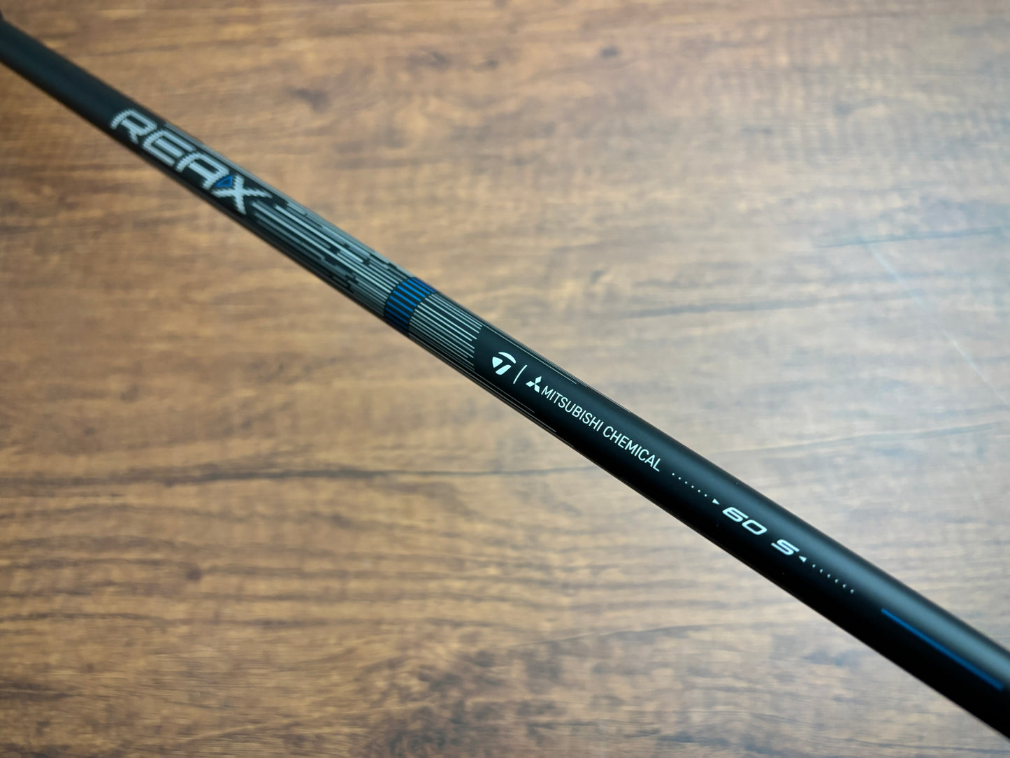 Taylormade Qi4D Shadowfall Driver 9* + headcover / Stiff