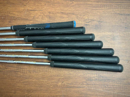 Mizuno JPX 923 Hot Metal Iron Set 4-PW / Dynamic Gold R300 Regular Flex
