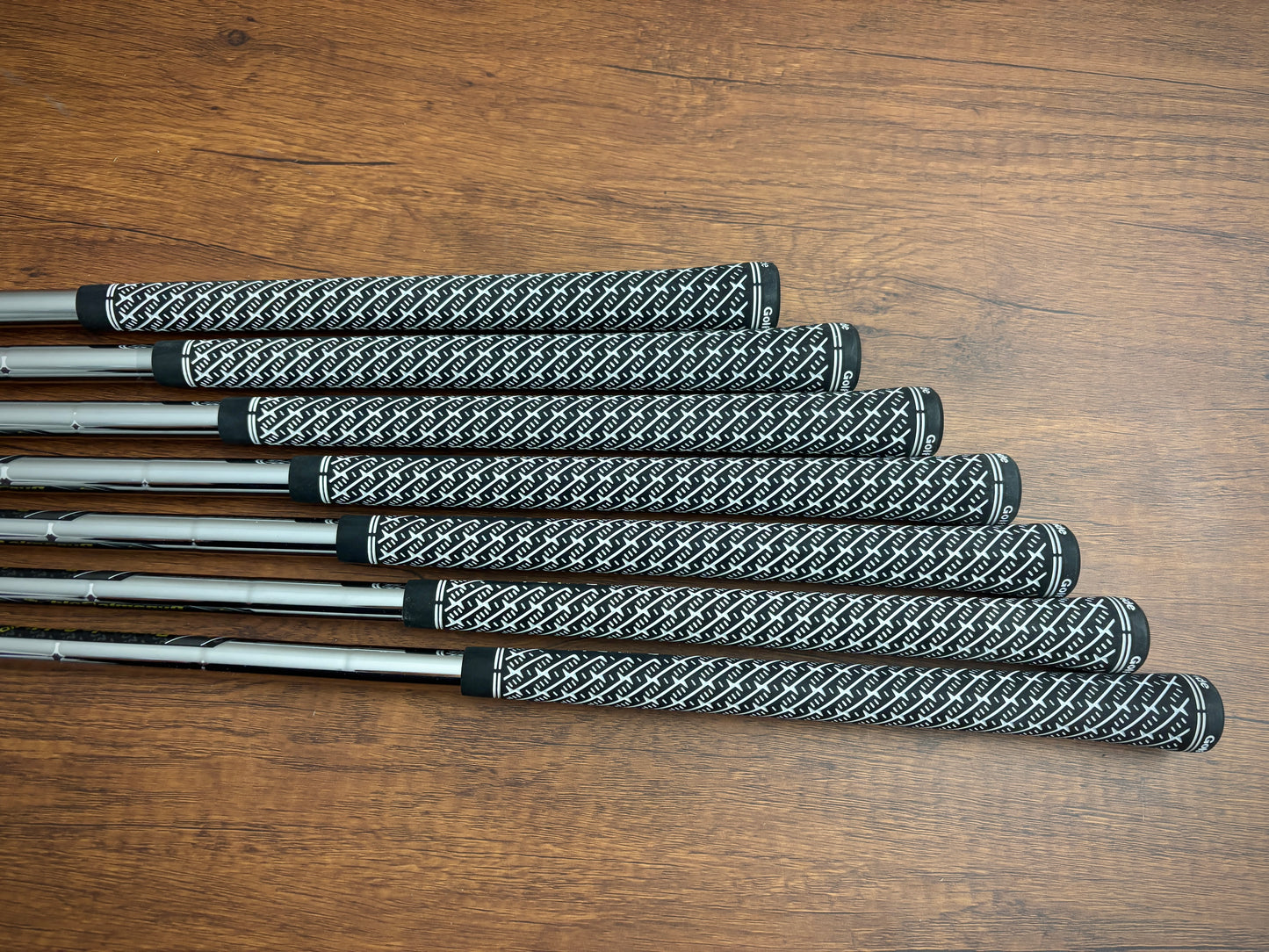 *NEW IN PLASTIC* Wilson Staff Model Blades 2024 4-PW / Dynamic Gold S300 Stiff