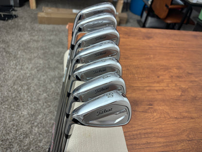 (Left-handed) Titleist T350 ‘23 Iron Set 5-GW / True Temper AMT R300 Regular