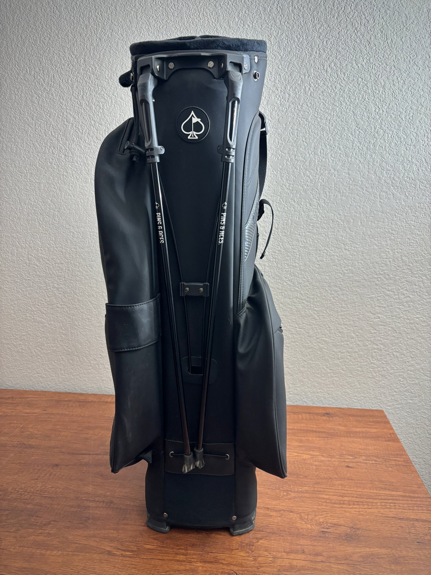 Pins & Aces Golf Stand Bag Black