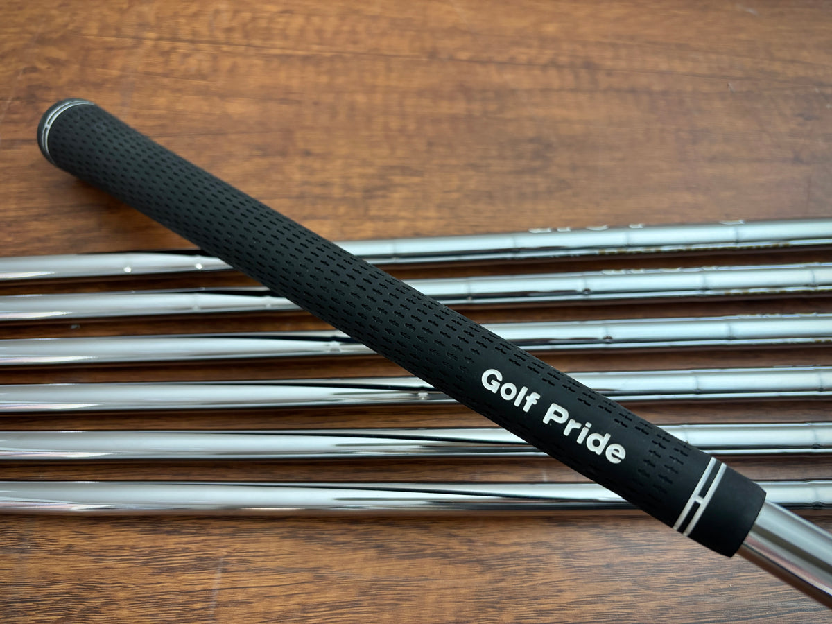 Ping G425 Iron Set 5-UW / Dynamic Gold R300 Regular Flex