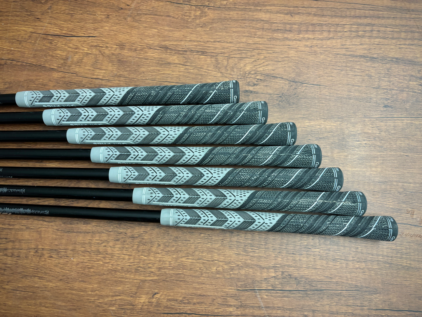 Taylormade P770 Iron Set 4-PW / Mitsubishi MMT X-Stiff Graphite