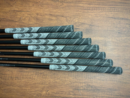 Taylormade P770 Iron Set 4-PW / Mitsubishi MMT X-Stiff Graphite