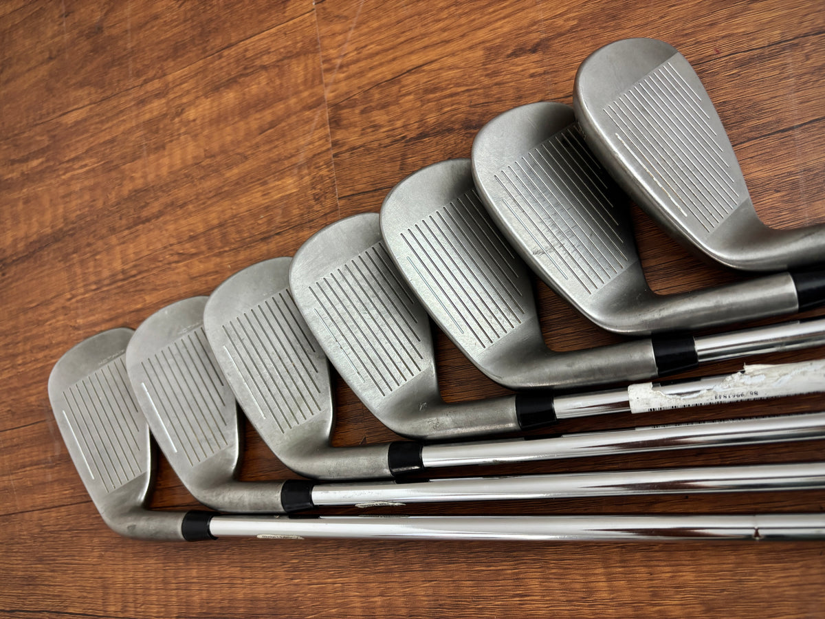 Cobra Darkspeed Iron Set 5-GW / KBS Tour Lite Regular Flex