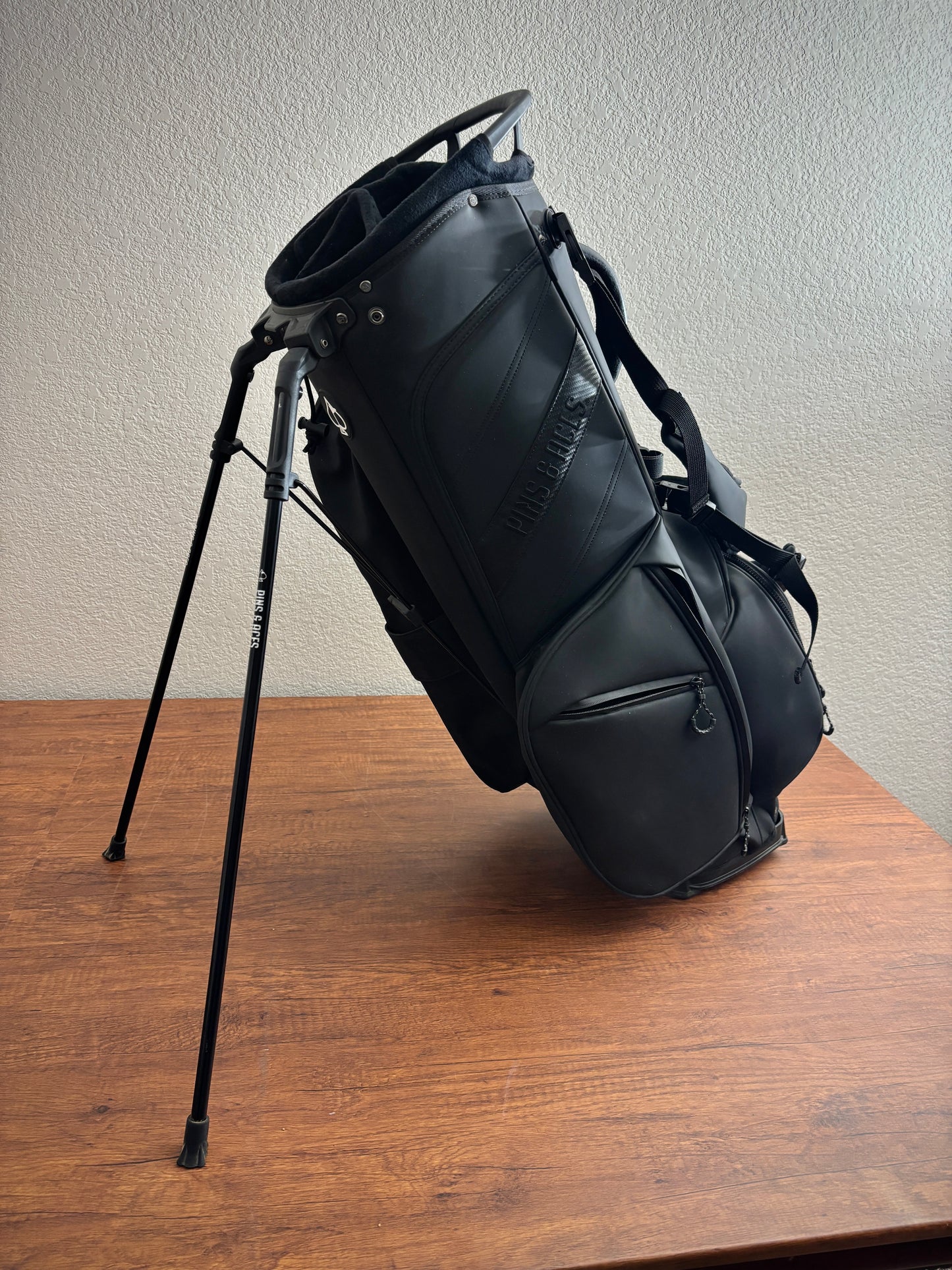 Pins & Aces Golf Stand Bag Black