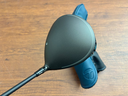 Taylormade Qi4D Driver 9* + headcover / X-Stiff
