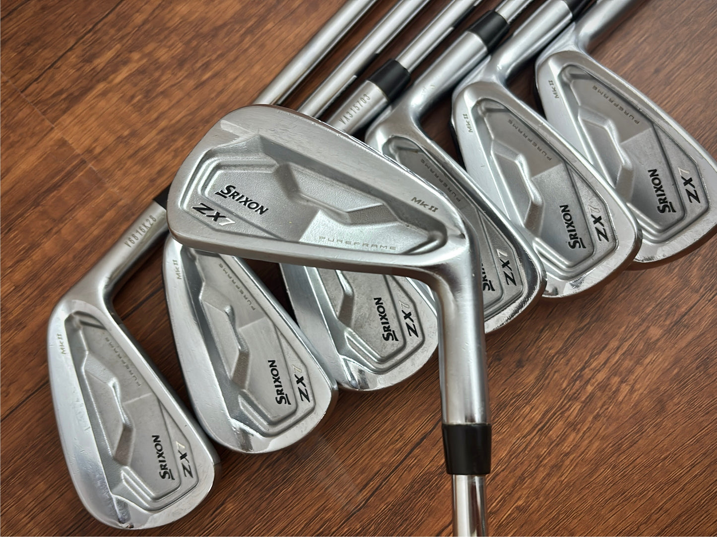 Srixon ZX7 Mkii Iron Set 4-PW / Dynamic Gold S300 Stiff