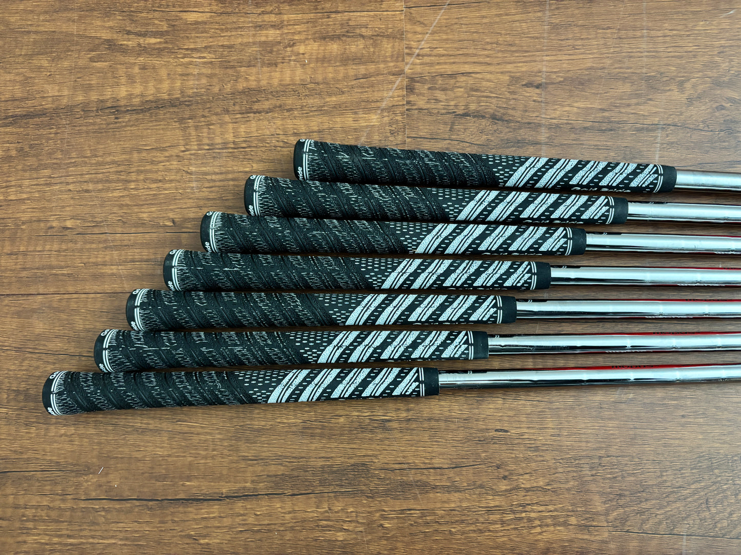 (Left-handed) *NEW IN PLASTIC Titleist T100 '25 Forged Iron Set 4-PW / NS Pro 105 X-Stiff