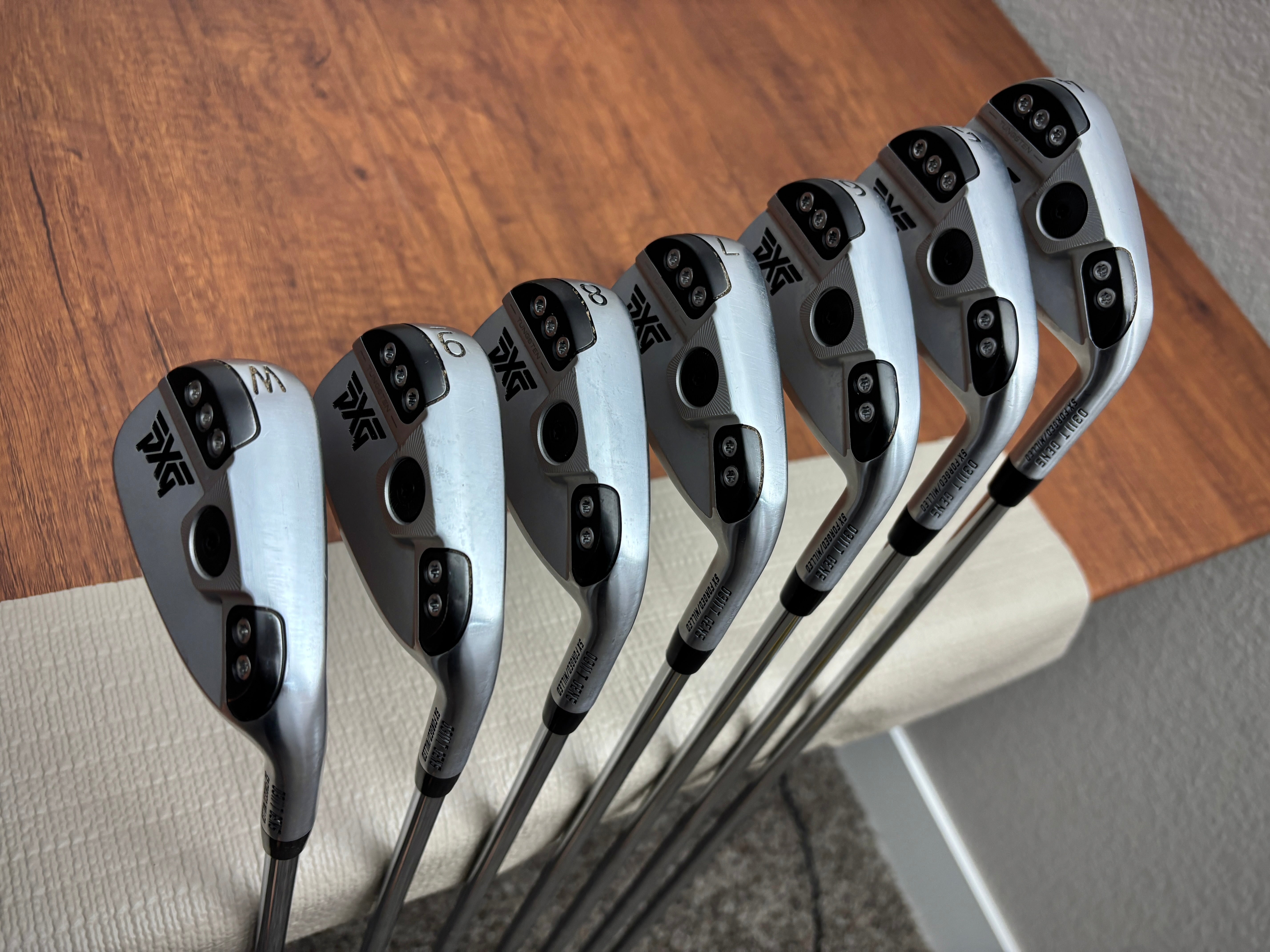 PXG 0311P GEN5 LZ 5.5 アイアンセット Amazon.com : PXG GEN5 0311XP Chrome Iron Set - RH - Graphite