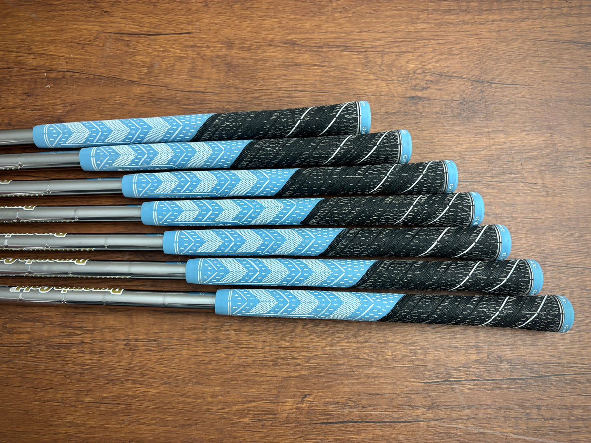 Taylormade P7MC '23 Iron Set 4-PW / Dynamic Gold 105 X-Stiff