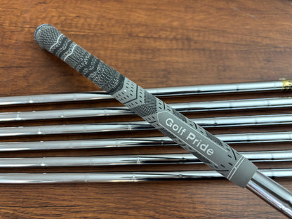 Titleist T100 ‘23 Iron Set 4-PW / Dynamic Gold X100 X-Stiff