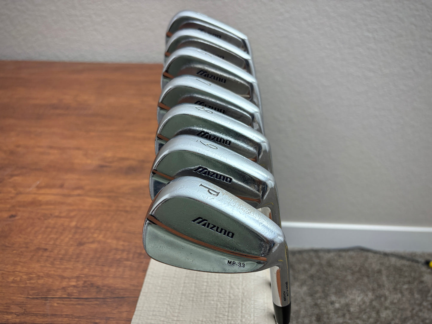 Mizuno MP-33 Iron Set 4-PW / Dynamic Gold S300 Stiff