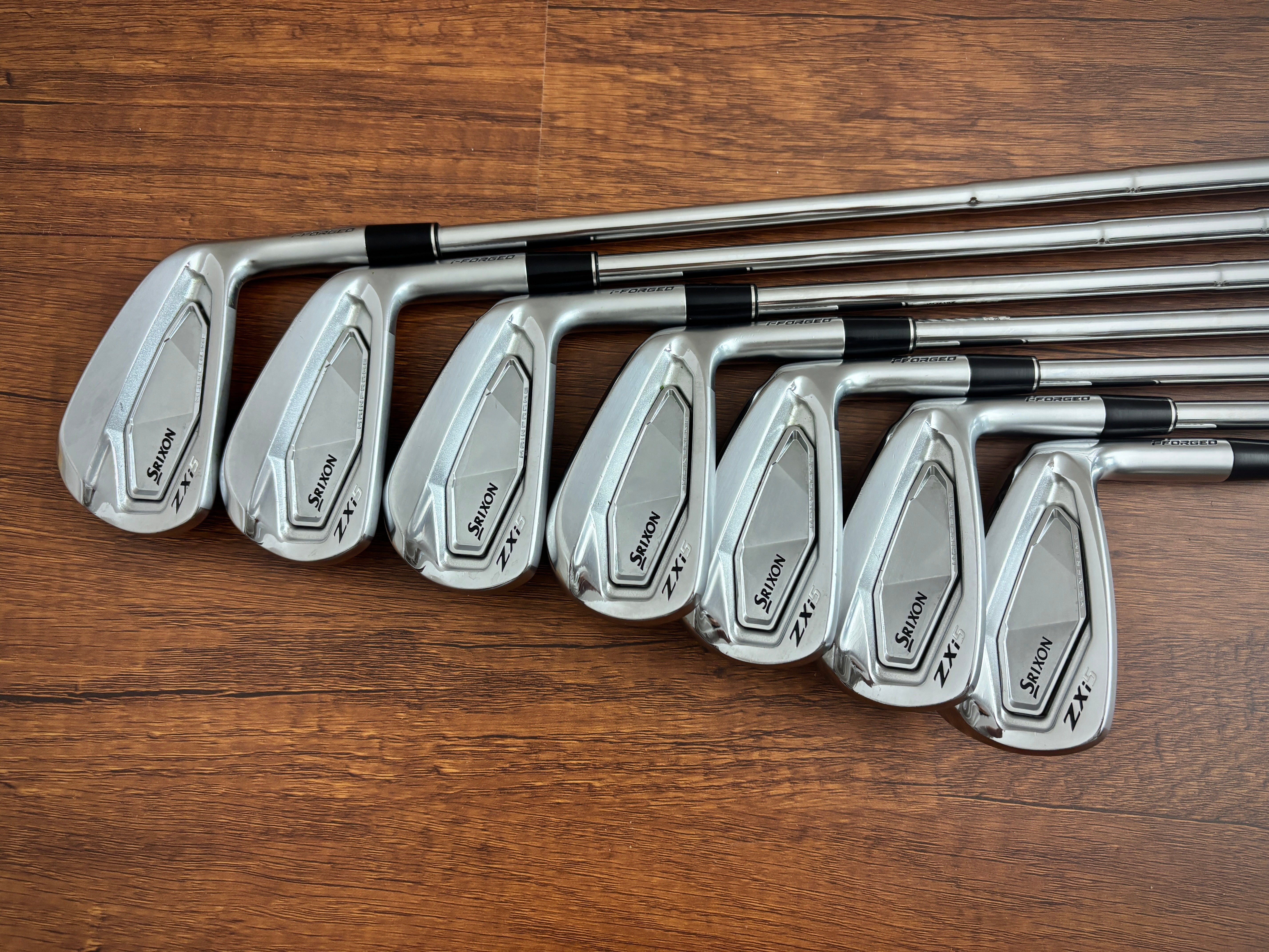 Srixon ZXi5 Iron Set 4-PW / Dynamic Gold S300 Stiff