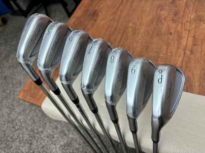 (Left-handed) *NEW IN PLASTIC Titleist T100 '25 Forged Iron Set 4-PW / NS Pro 105 X-Stiff