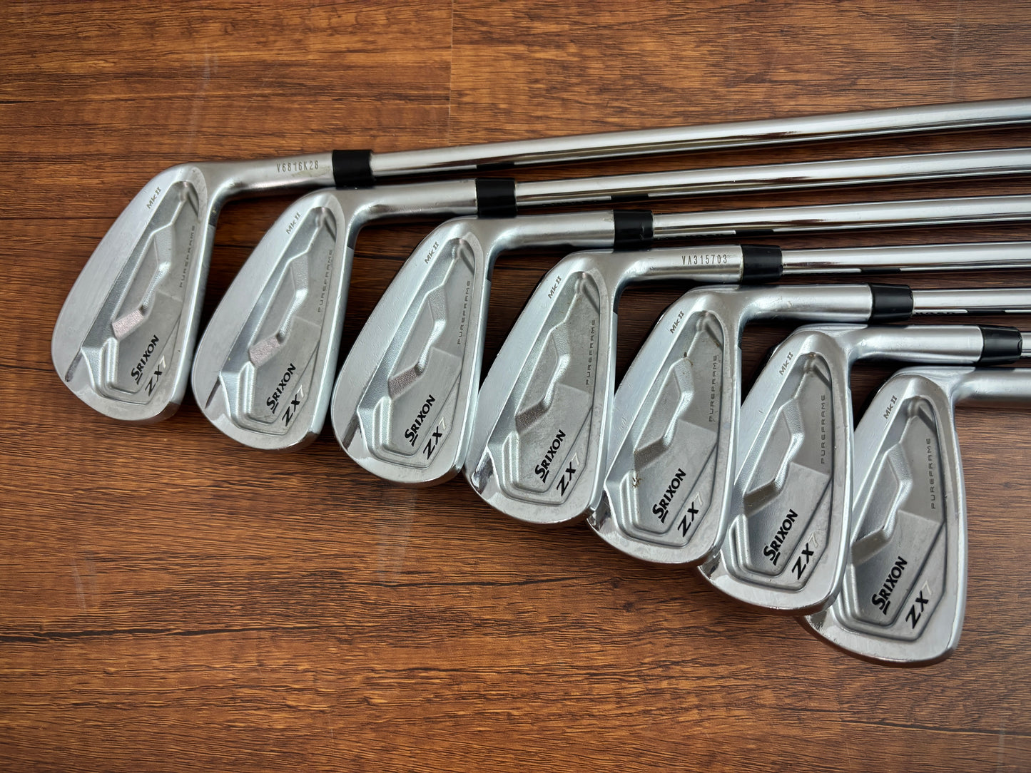 Srixon ZX7 Mkii Iron Set 4-PW / Dynamic Gold S300 Stiff