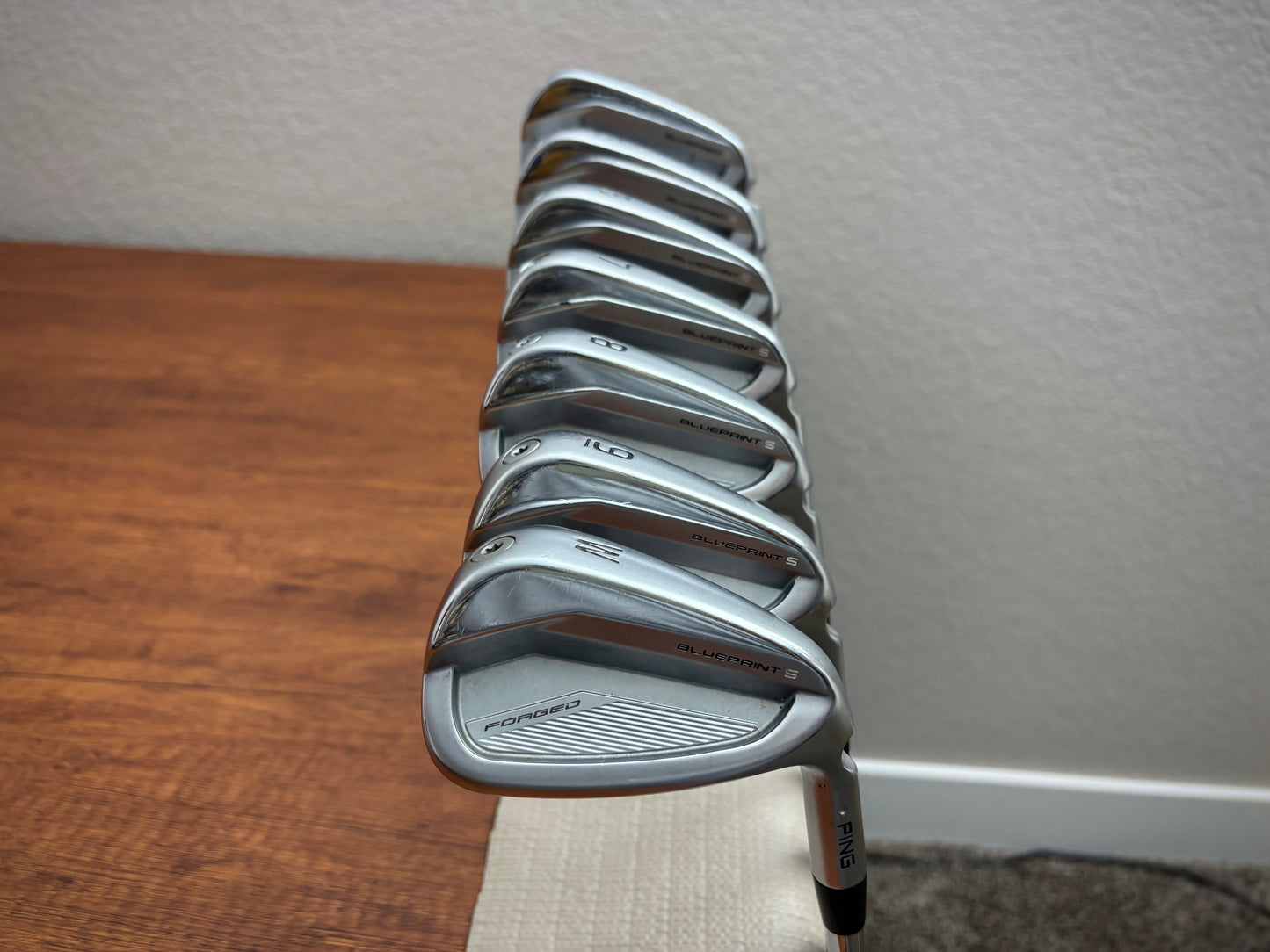 Ping Blueprint S Iron Set 4-PW / KBS Tour 120 Stiff