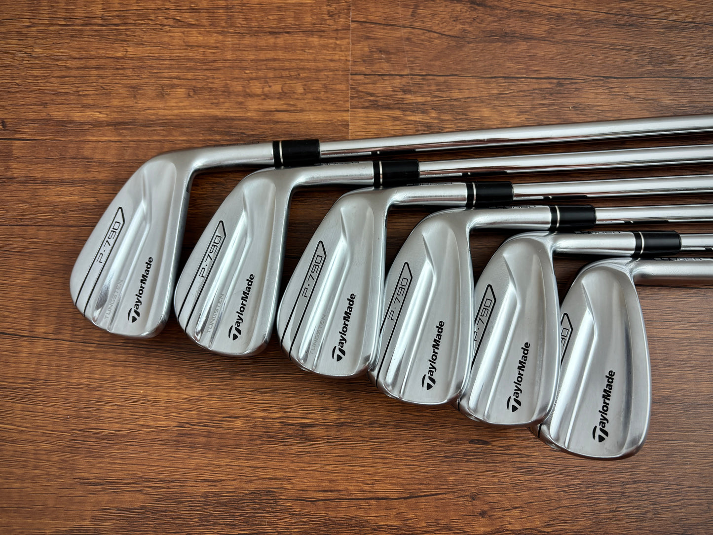 Taylormade P790 Iron Set 5-PW / NS Pro 120 X-Stiff