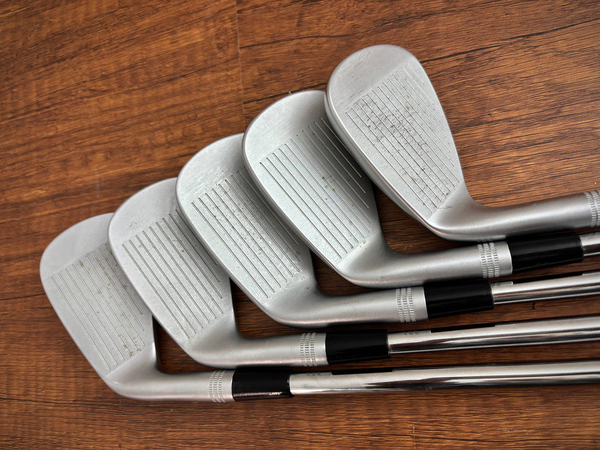 Wilson Staff XB 2026 Iron Set 6-PW / Dynamic Gold S300 Stiff