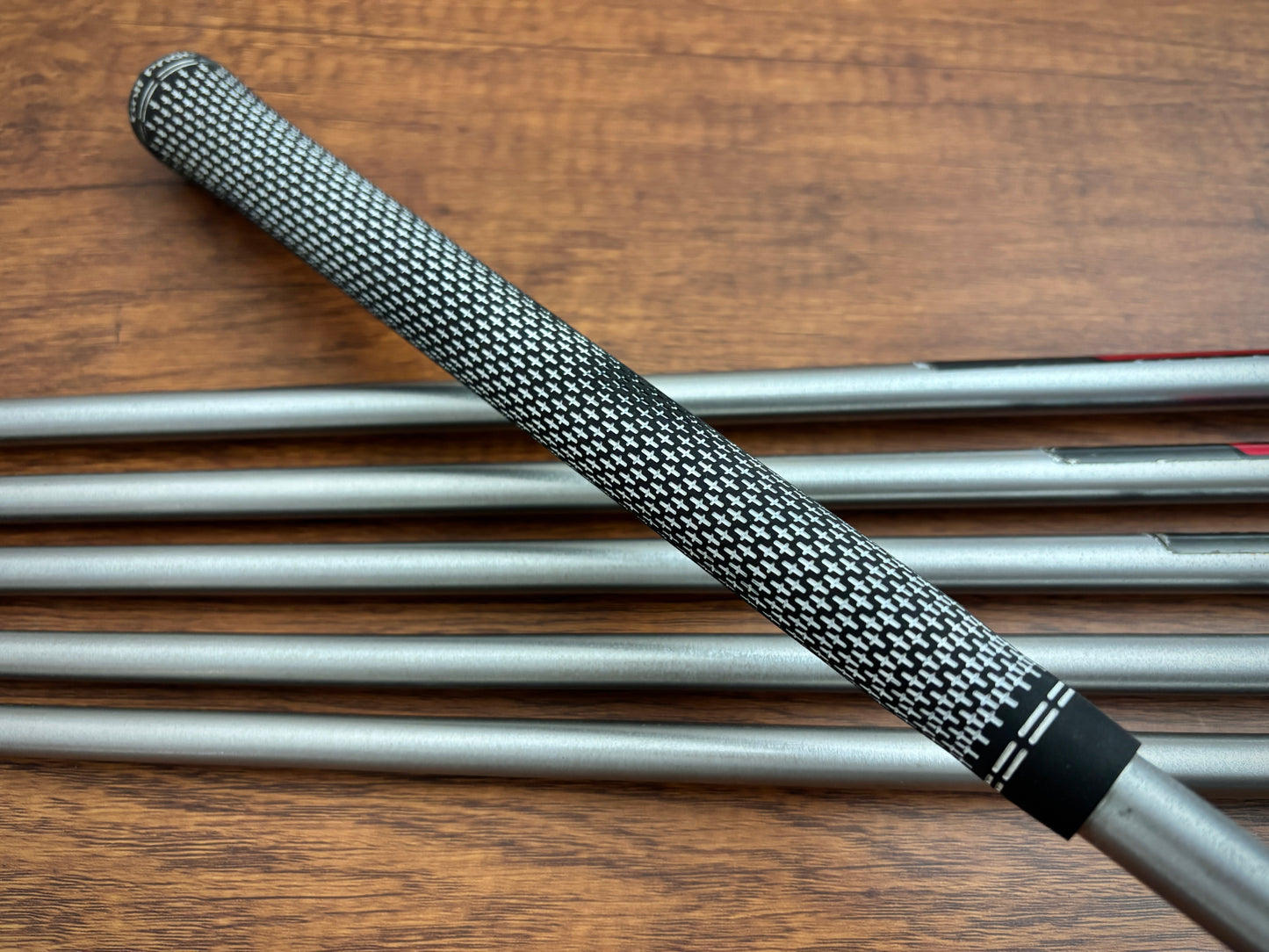 Taylormade P730 Iron Set 4-9 / KBS Tour C-Taper 130 X-Stiff