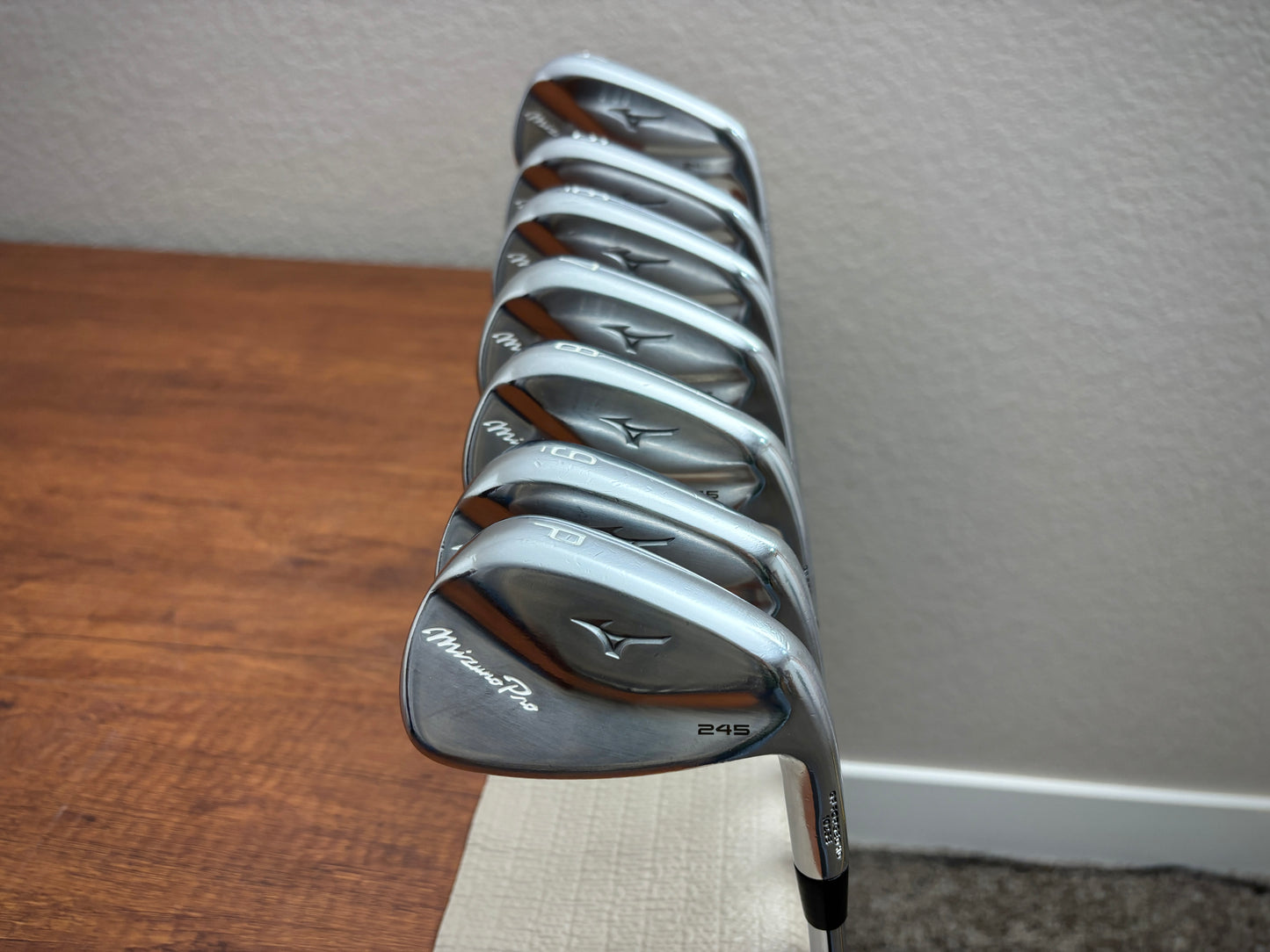 Mizuno Pro 245 Iron Set 4-PW / Dynamic Gold 120 S300 Stiff