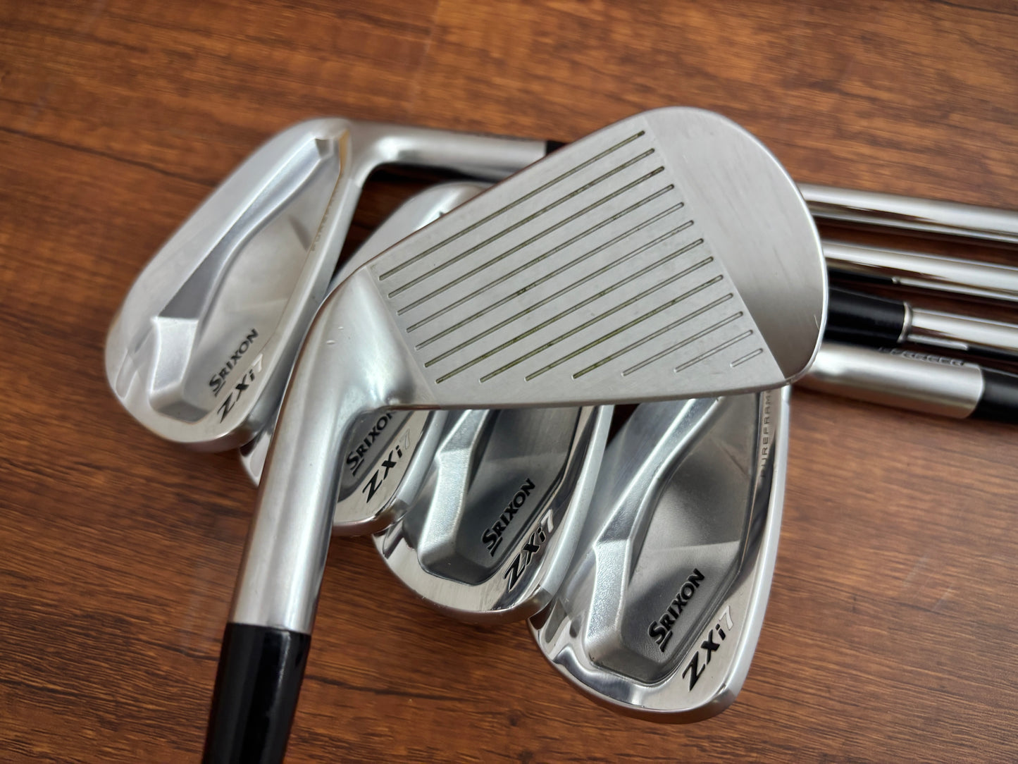 Srixon ZXi7 Iron Set 6-PW / NS Pro 105 Stiff