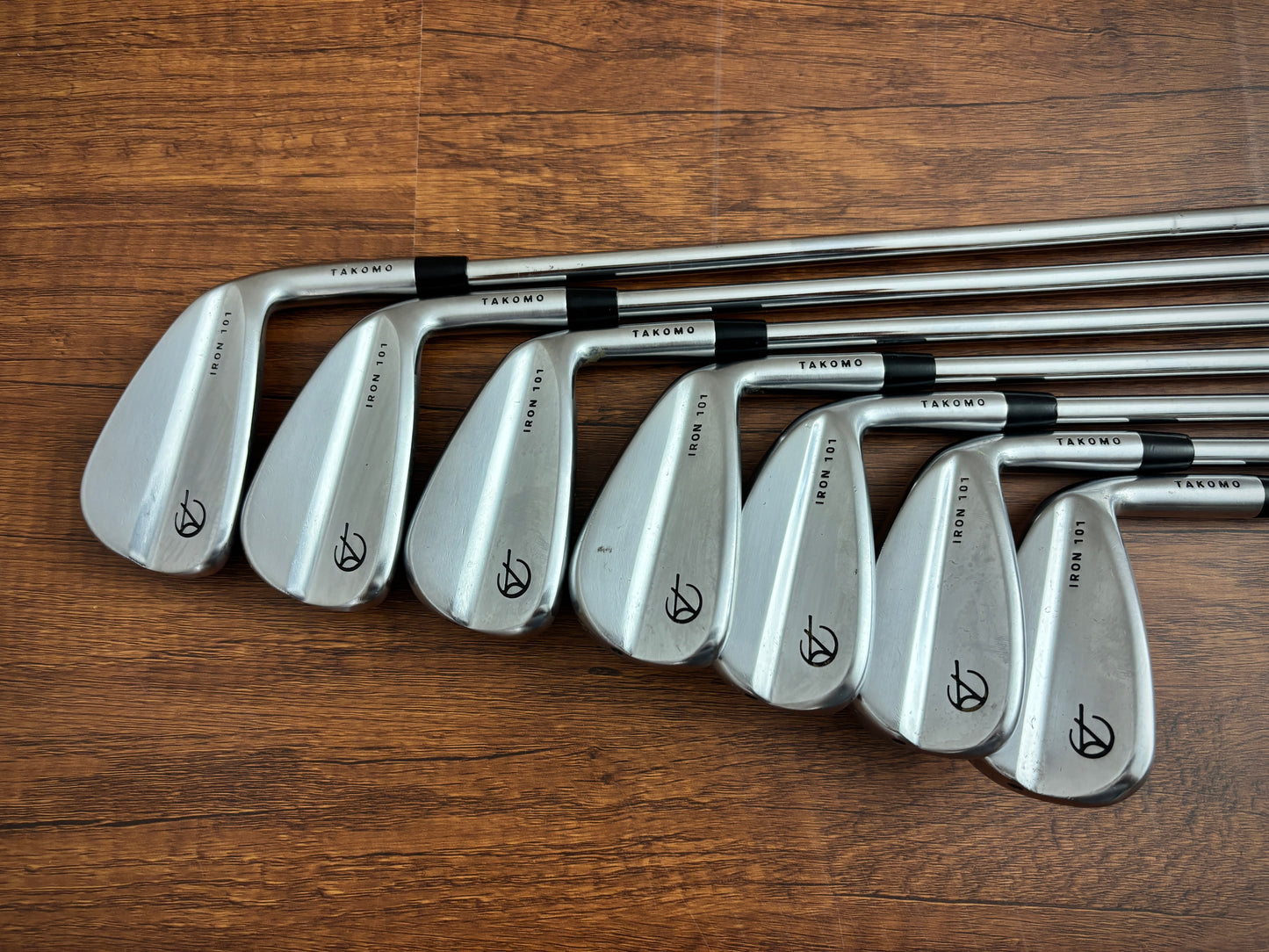 Takomo 101 Iron Set 4-PW / KBS Tour Lite Regular Flex