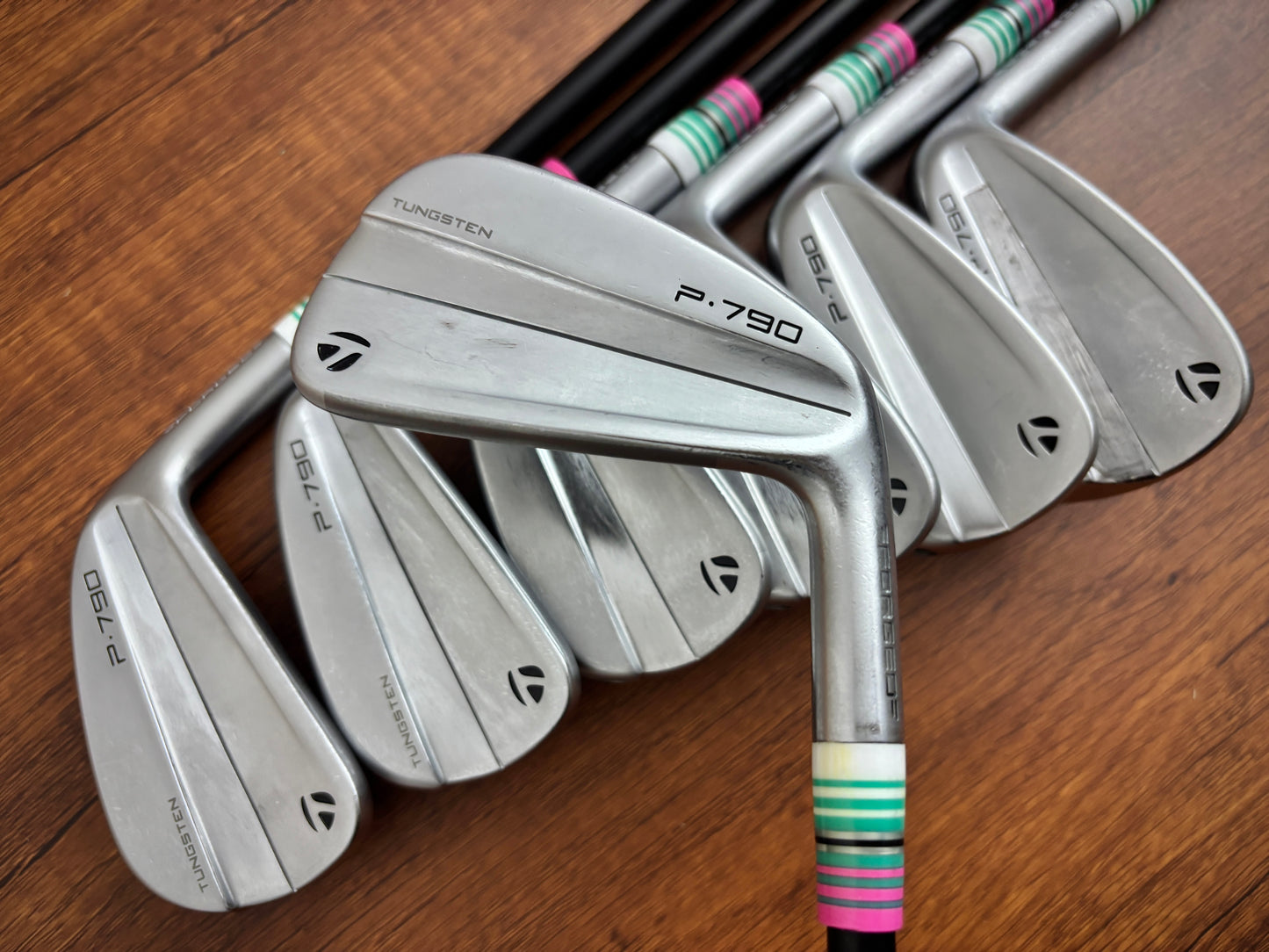 Taylormade P790 ‘23 Iron Set 5-AW / Fujikura Axiom X-Stiff w Velocore