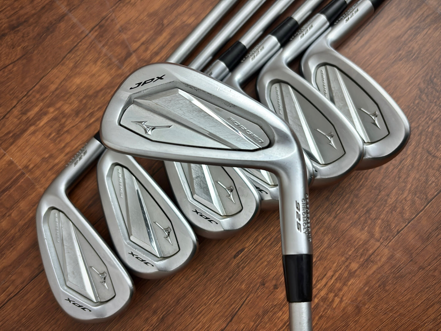 Mizuno JPX 925 Forged Iron Set 4-PW / KBS Tour C-Taper Lite 110 Stiff