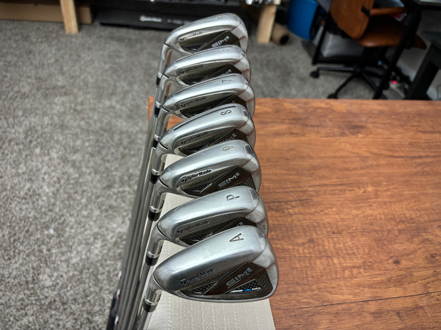 (Left-handed) Taylormade SIM 2 Max Iron Set 5-AW / KBS Max MT Regular Flex