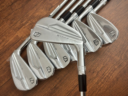 *NEW IN PLASTIC* Wilson Staff Model Blades 2024 4-PW / Dynamic Gold S300 Stiff