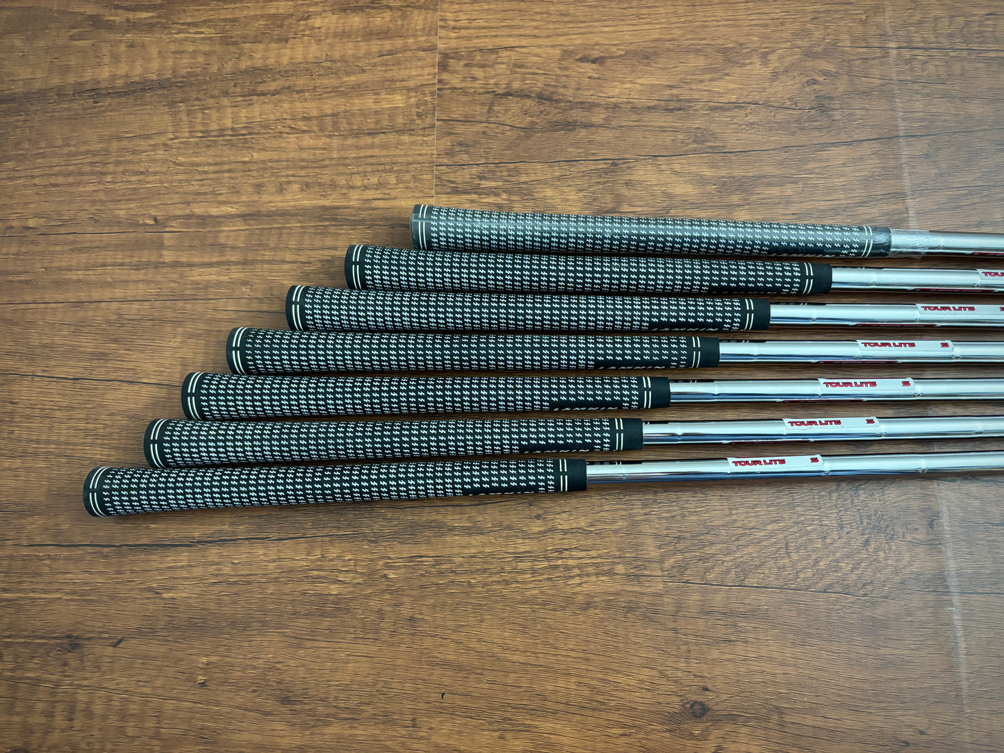 (Left-handed) Takomo 101T Iron Set 4-PW / KBS Tour Lite Stiff