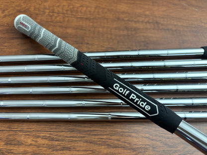 Mizuno Pro 245 Iron Set 4-PW / Dynamic Gold S300 Stiff